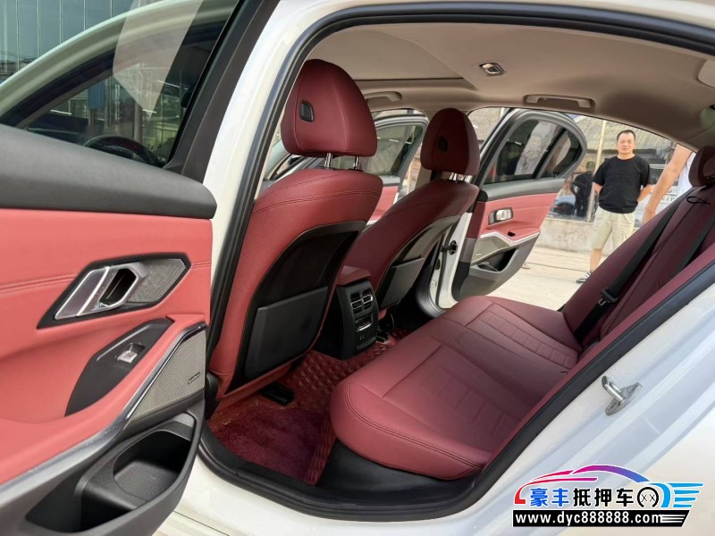 21年宝马3系轿车抵押车出售