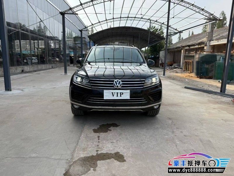 抵押车出售18年大众途锐轿车
