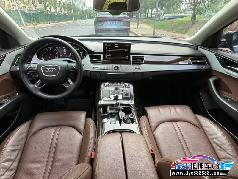 18年奥迪A8L轿车抵押车出售