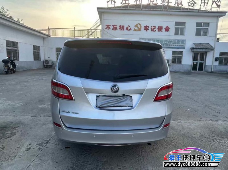 13年别克GL8轿车抵押车出售