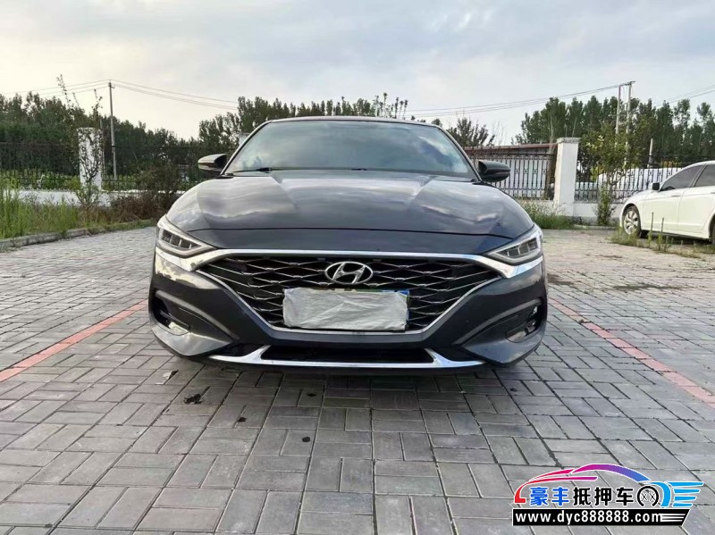 抵押车出售20年现代菲斯塔轿车