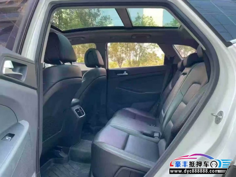 18年现代途胜轿车抵押车出售