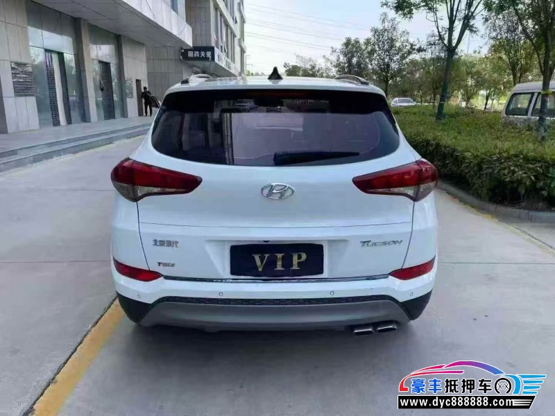 18年现代途胜轿车抵押车出售