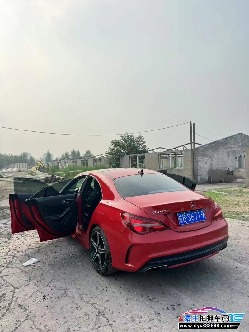 17年奔驰GLA轿车抵押车出售