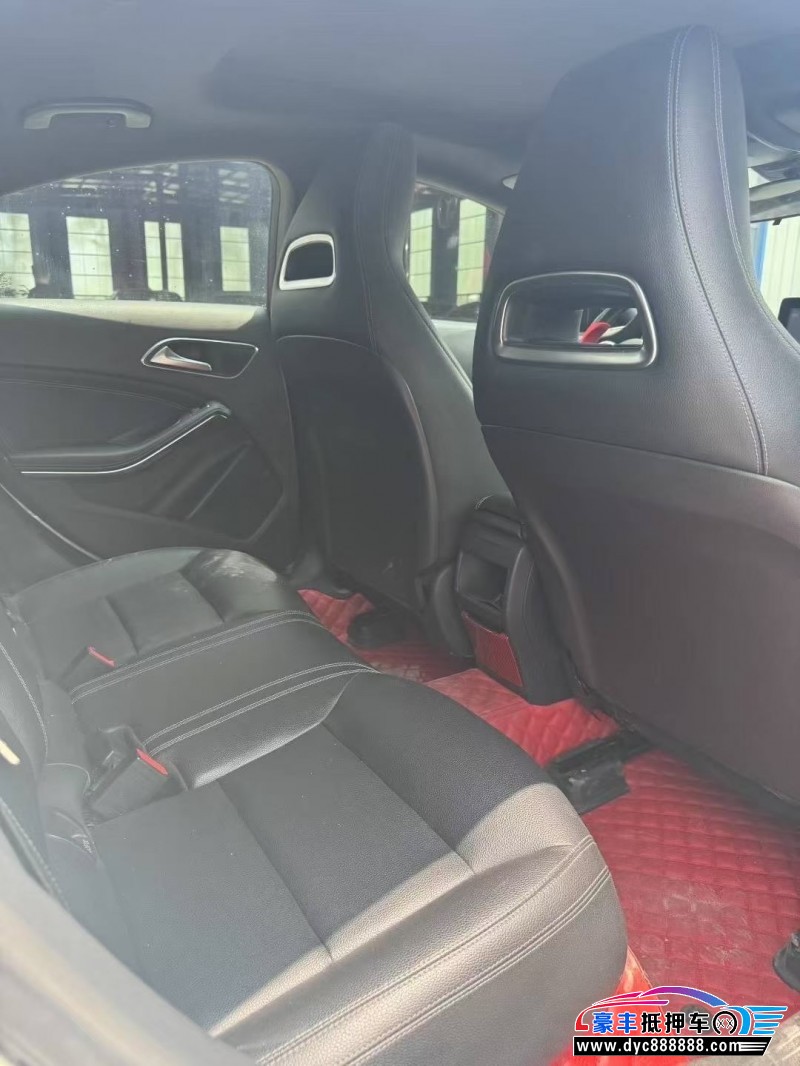 17年奔驰CLA轿车抵押车出售