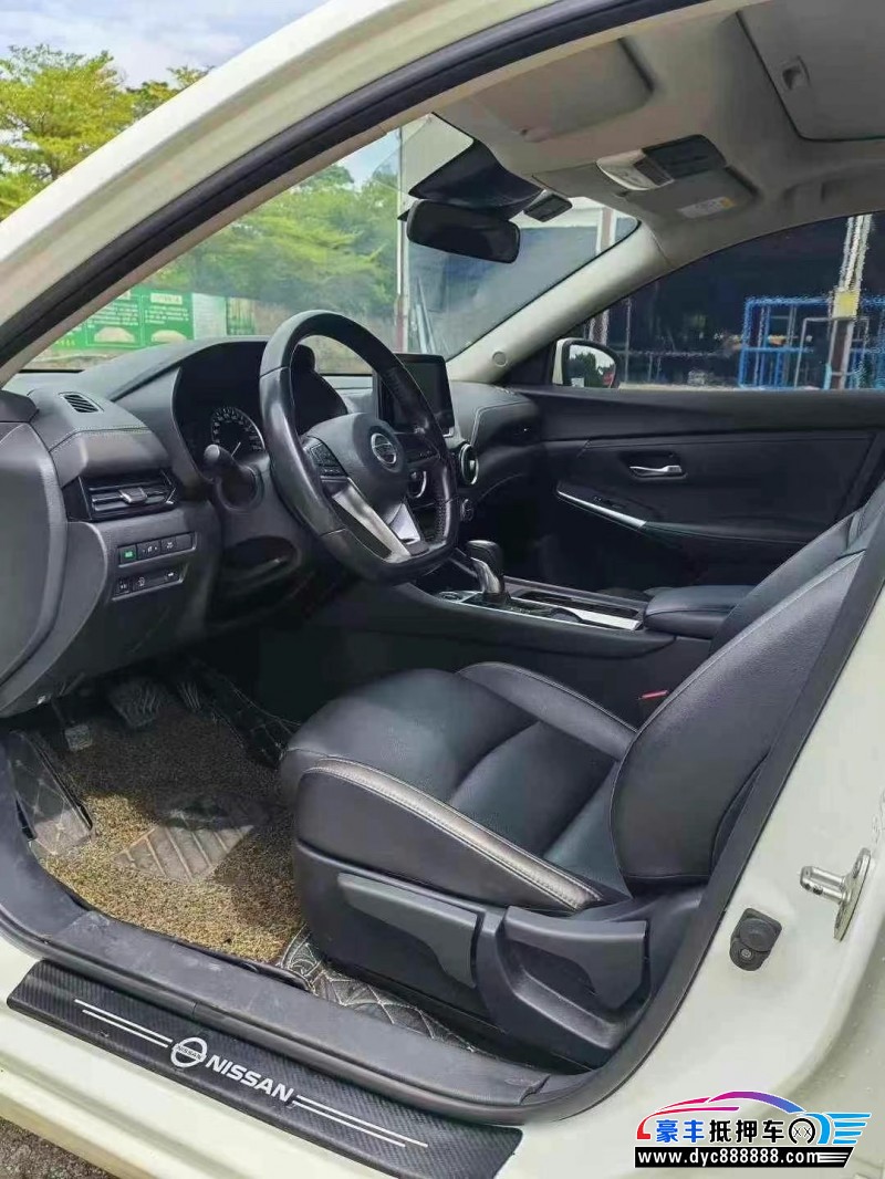 20年日产轩逸轿车抵押车出售