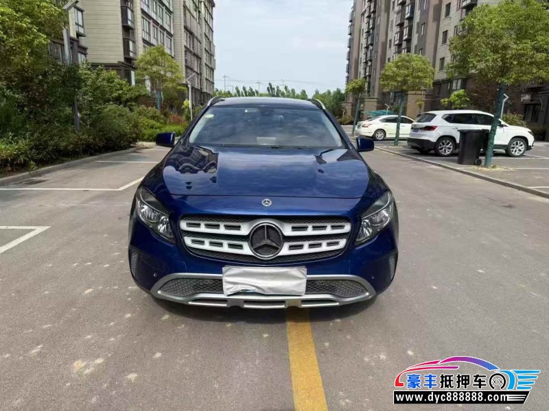 19年奔驰GLA轿车抵押车出售