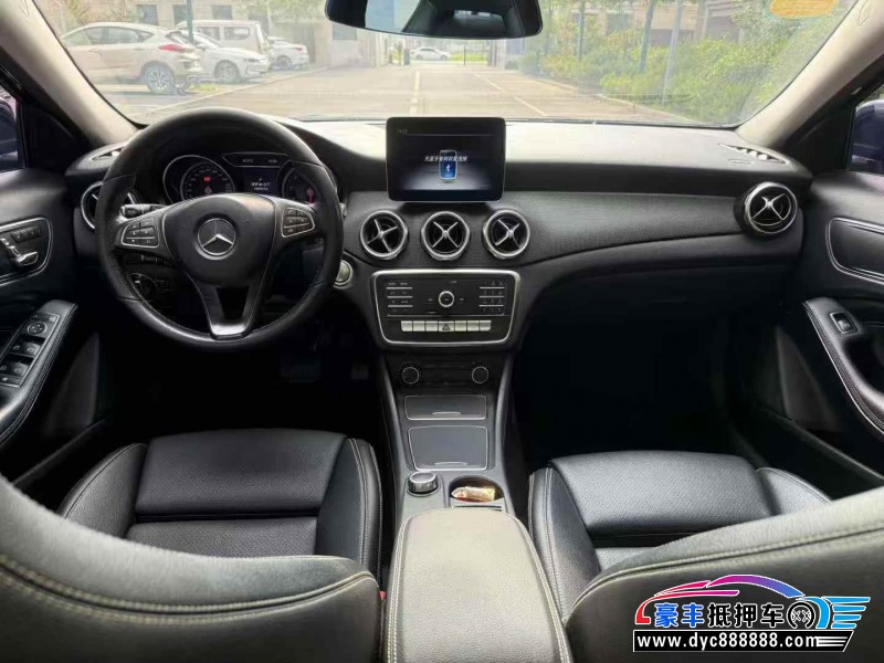 19年奔驰GLA轿车抵押车出售
