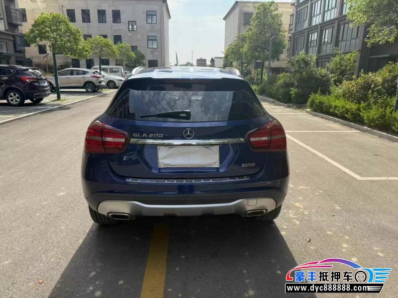 19年奔驰GLA轿车抵押车出售
