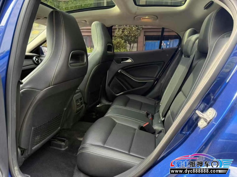 19年奔驰GLA轿车抵押车出售