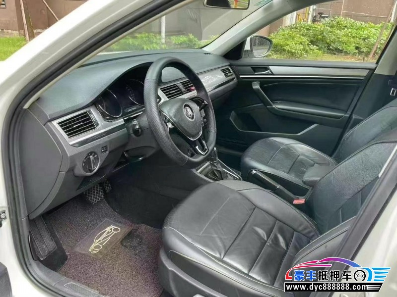 16年大众宝来轿车抵押车出售