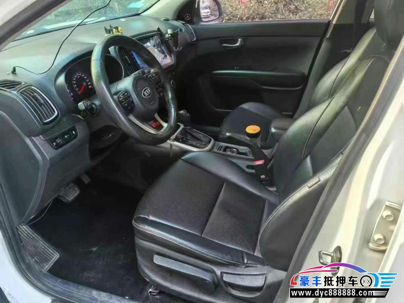 16年起亚KX3轿车抵押车出售