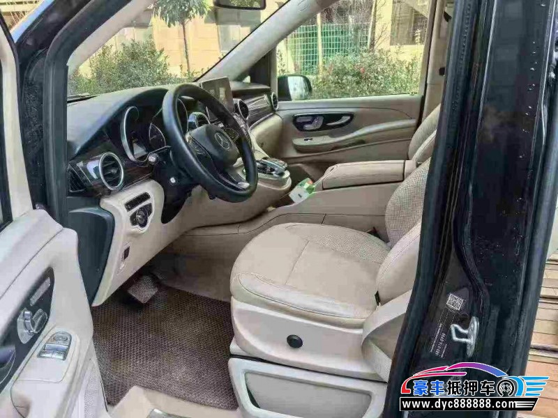 17年奔驰V轿车抵押车出售