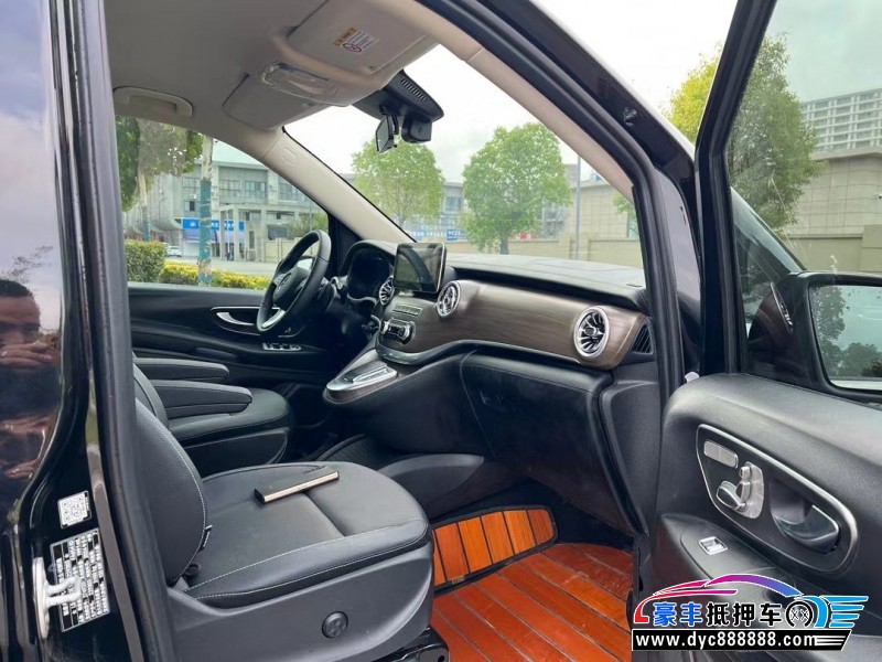 24年奔驰威霆轿车抵押车出售