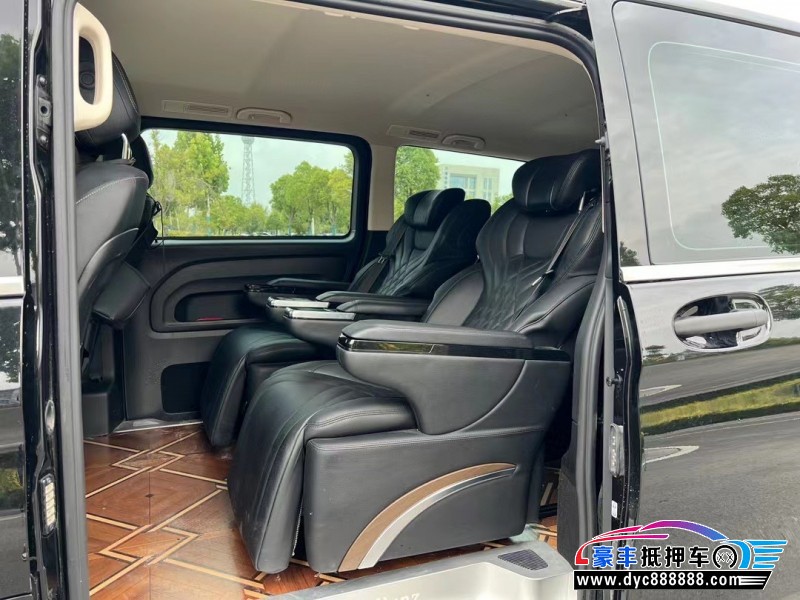 24年奔驰威霆轿车抵押车出售