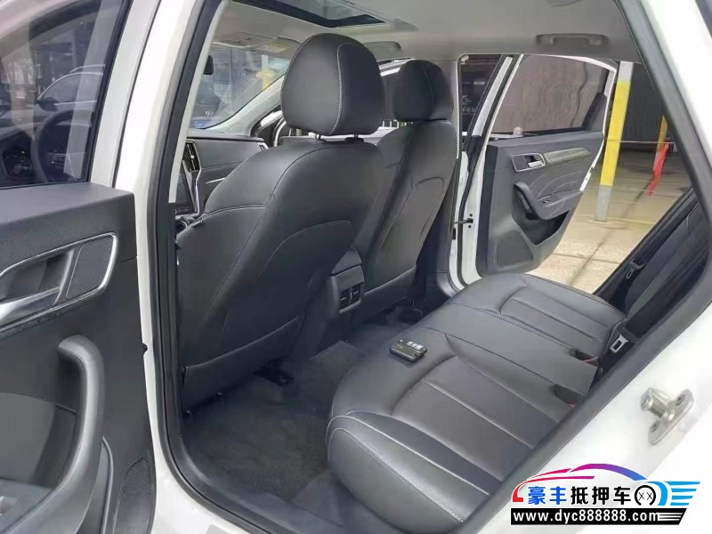 21年荣威i6轿车抵押车出售