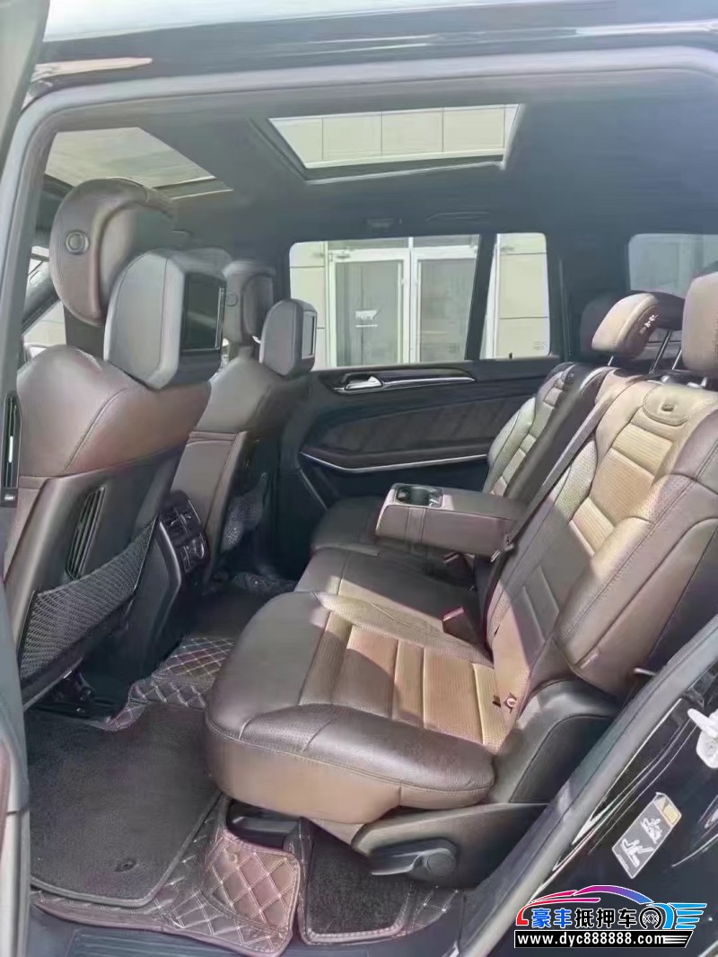 16年奔驰GL轿车抵押车出售