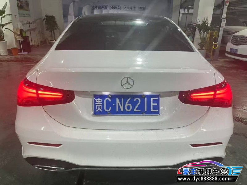 23年奔驰A轿车抵押车出售