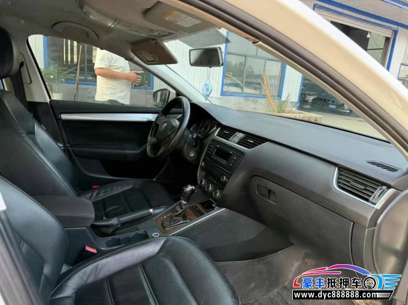 16年斯柯达明锐轿车抵押车出售