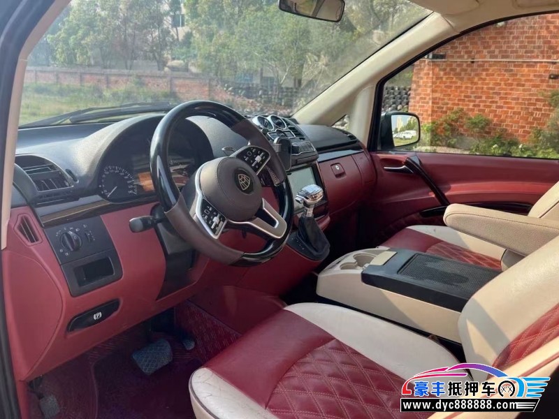 16年奔驰威霆轿车抵押车出售