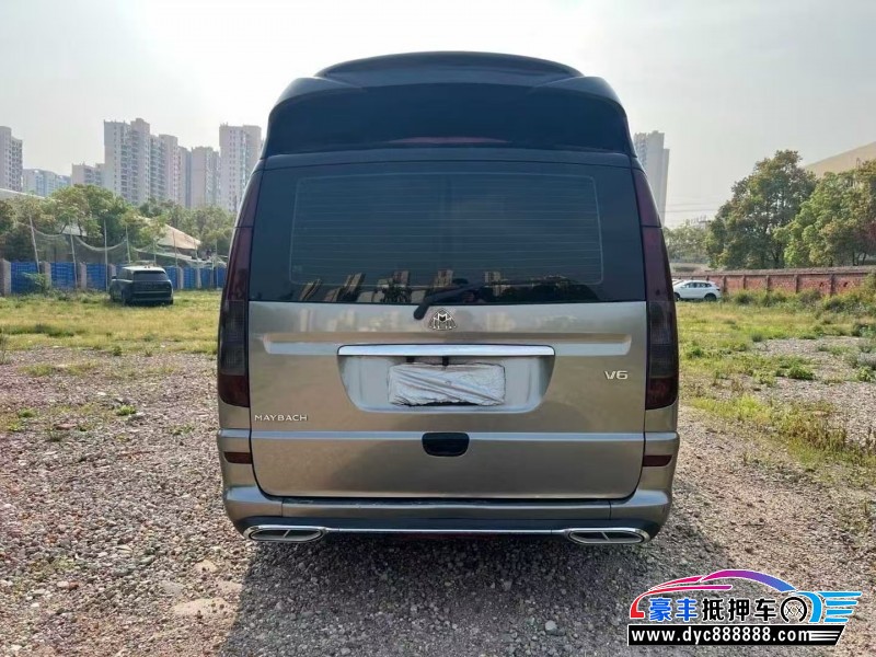 16年奔驰威霆轿车抵押车出售