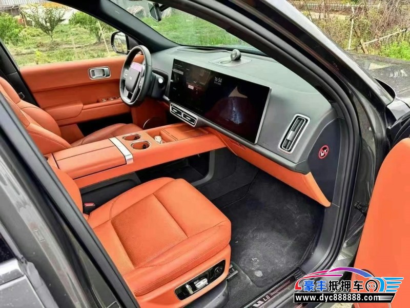 23年理想L8轿车抵押车出售