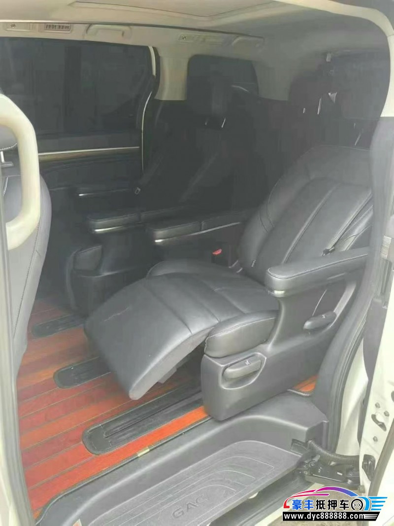 21年传祺M8轿车抵押车出售