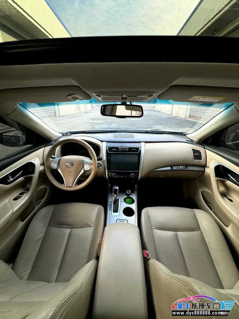 18年日产天籁轿车抵押车出售