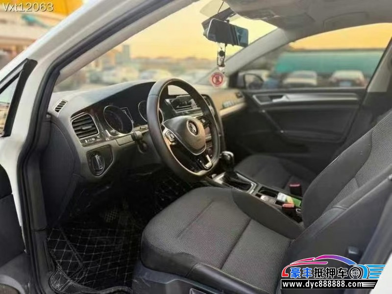 19年大众高尔夫轿车抵押车出售