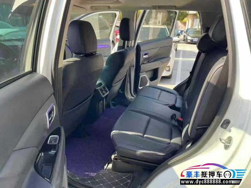 19年三菱欧蓝德轿车抵押车出售