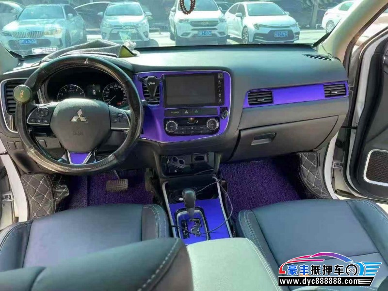 19年三菱欧蓝德轿车抵押车出售