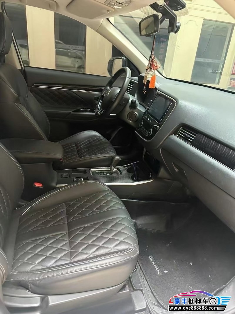 22年三菱欧蓝德轿车抵押车出售