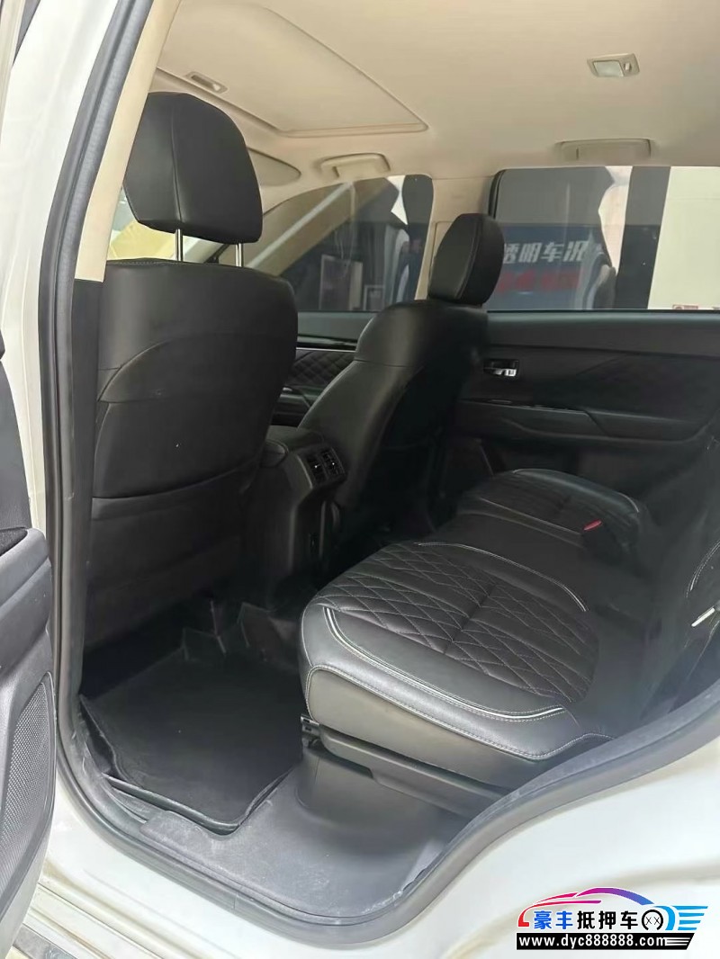 22年三菱欧蓝德轿车抵押车出售