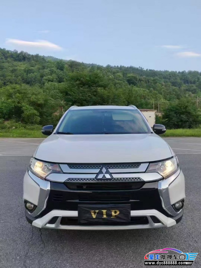 22年三菱欧蓝德轿车抵押车出售