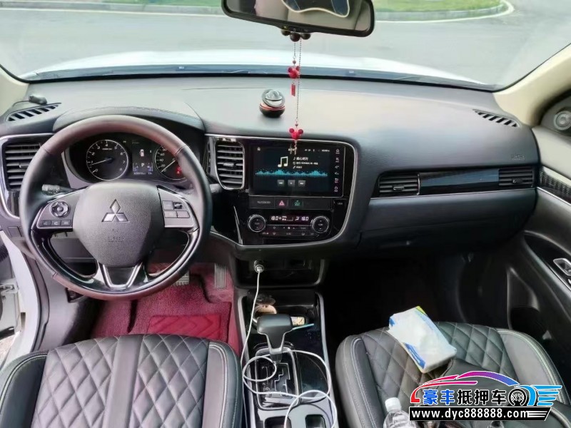 22年三菱欧蓝德轿车抵押车出售