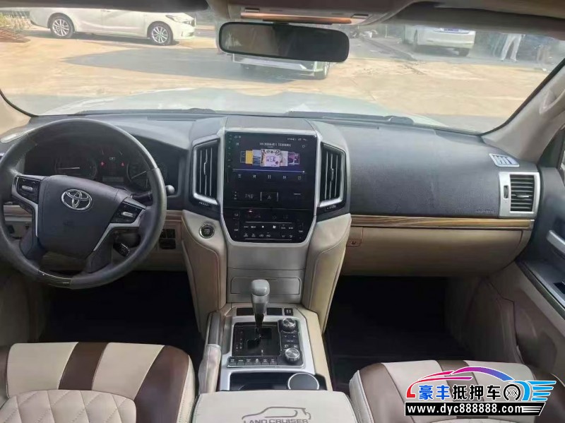 15年丰田兰德酷路泽（陆巡）轿车抵押车出售