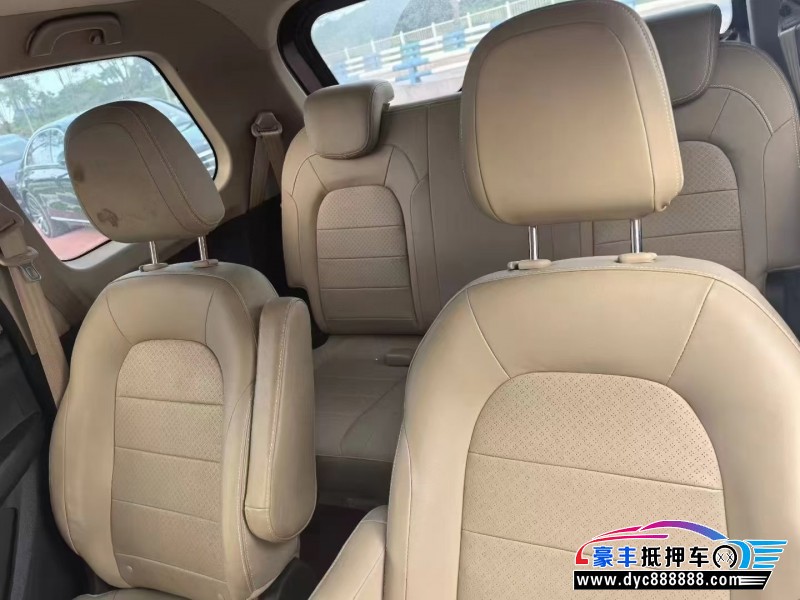 22年五菱汽车五菱宏光轿车抵押车出售