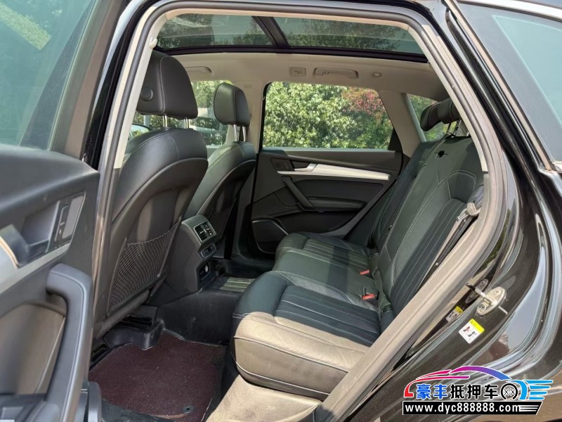 21年奥迪Q5轿车抵押车出售