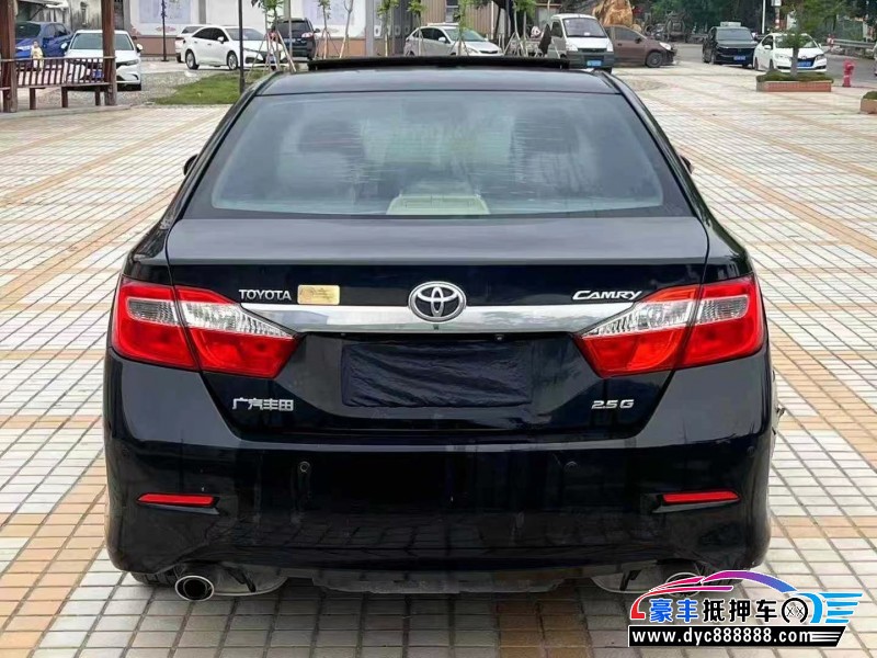 13年丰田凯美瑞轿车抵押车出售