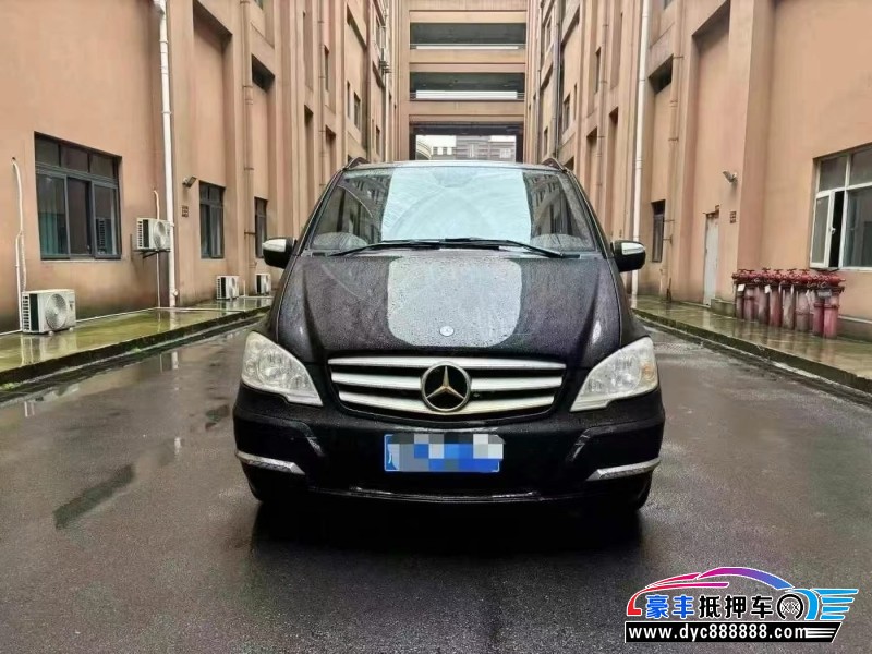 13年奔驰唯雅诺轿车抵押车出售