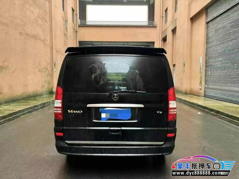 13年奔驰唯雅诺轿车抵押车出售