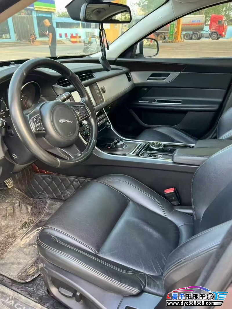 17年捷豹XFL轿车抵押车出售