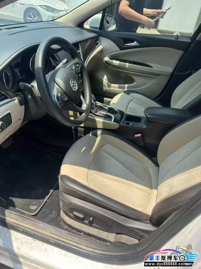 19年别克威朗轿车抵押车出售