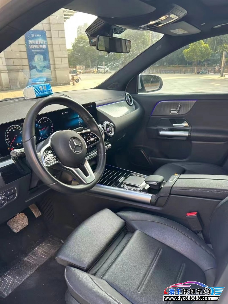 21年奔驰GLA轿车抵押车出售