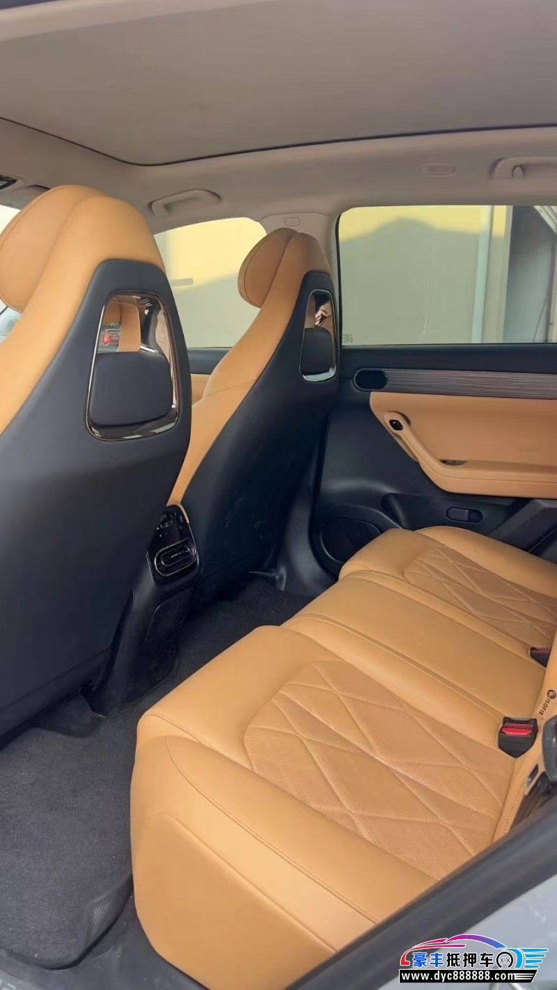 24年零跑C11轿车抵押车出售