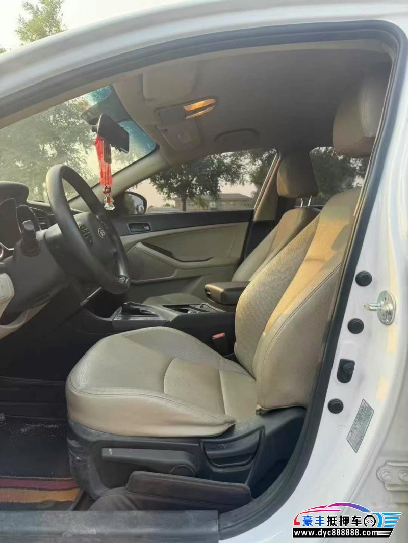 17年起亚K5轿车抵押车出售