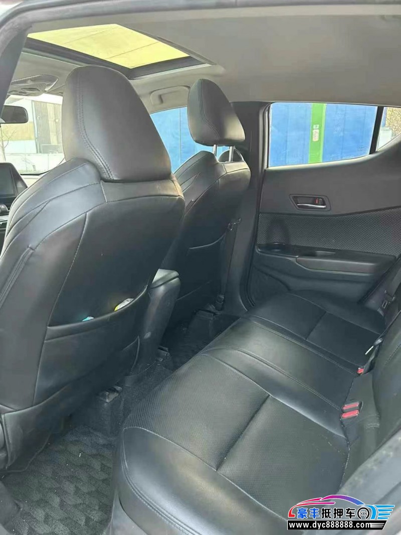 22年丰田C-HR轿车抵押车出售