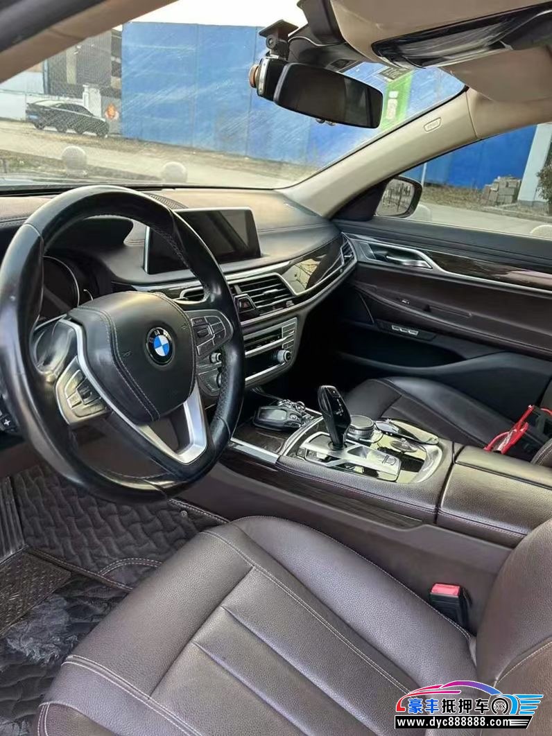 17年宝马7系轿车抵押车出售