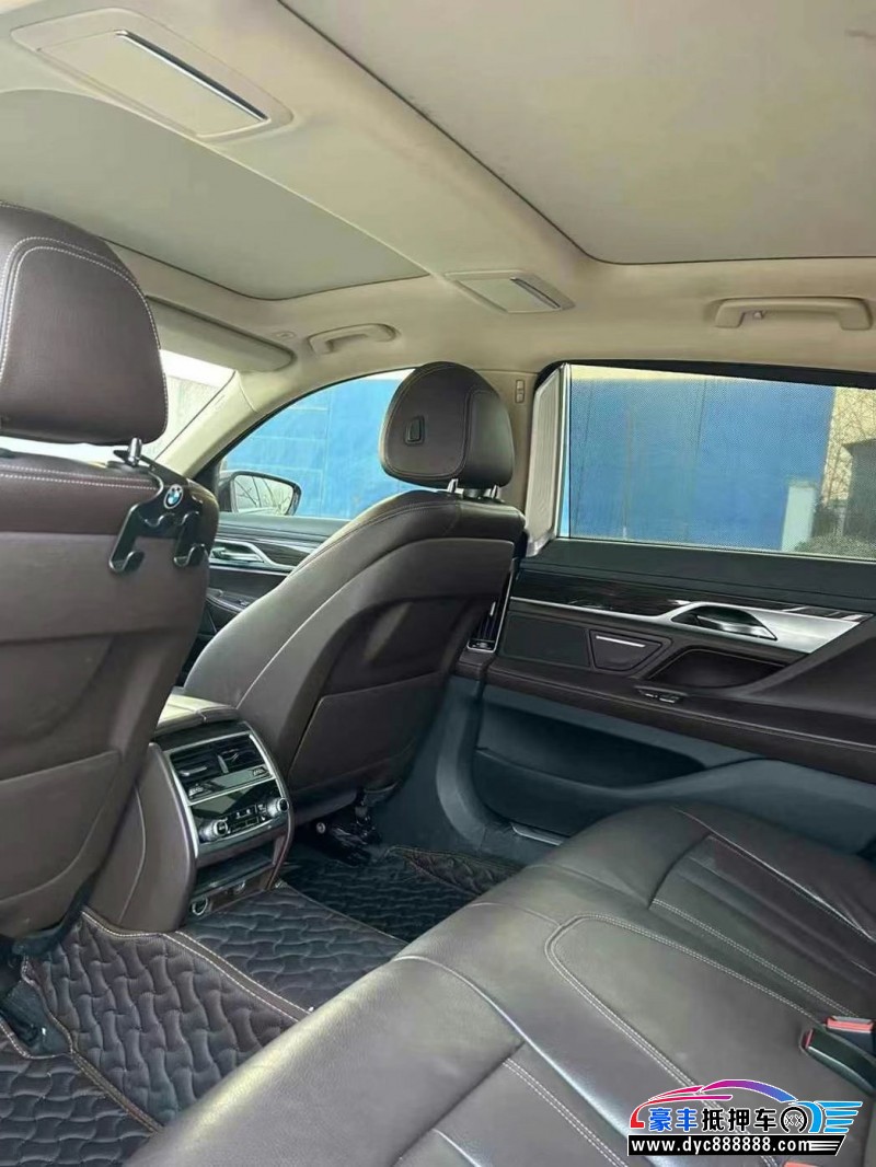 17年宝马7系轿车抵押车出售