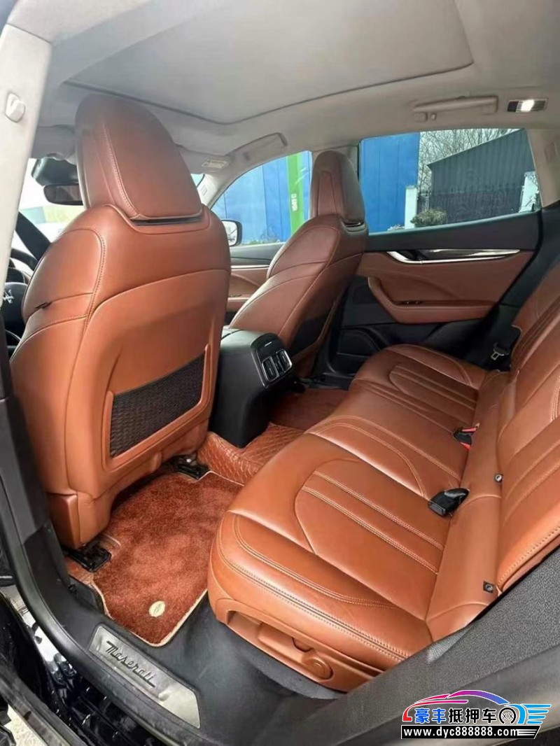 17年玛莎拉蒂莱万特轿车抵押车出售